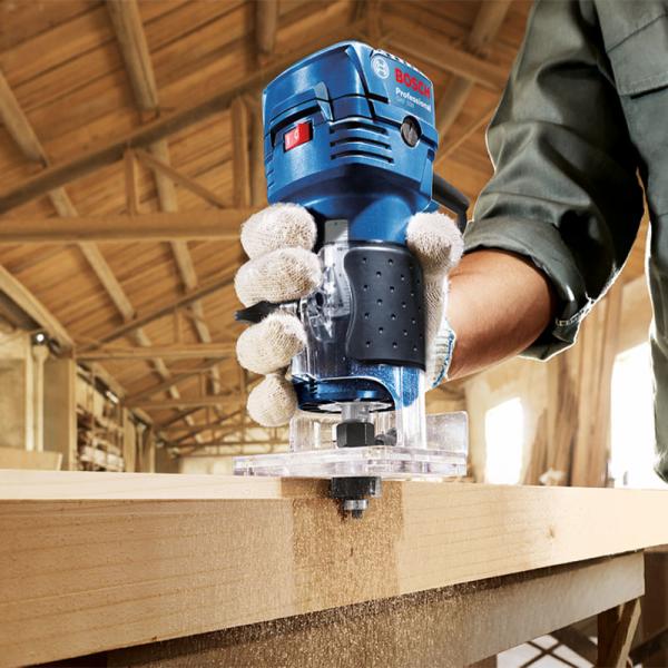 BOSCH GKF 550 ROUTER