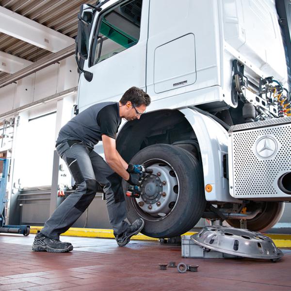 BOSCH GDS 18V-1050 H CORDLESS IMPACT WRENCH